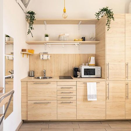 A Yellow Touch - Modern Studio In Isola Milano المظهر الخارجي الصورة