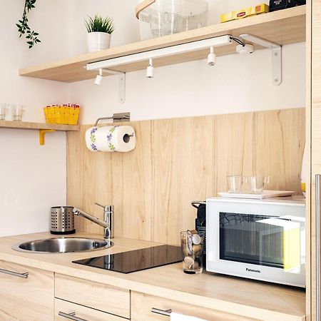 A Yellow Touch - Modern Studio In Isola Milano المظهر الخارجي الصورة