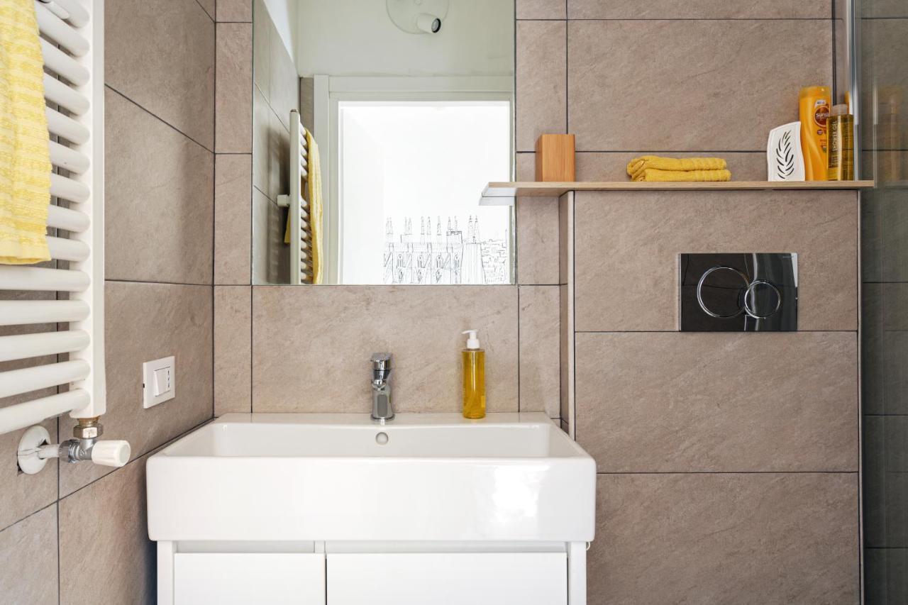 A Yellow Touch - Modern Studio In Isola Milano المظهر الخارجي الصورة