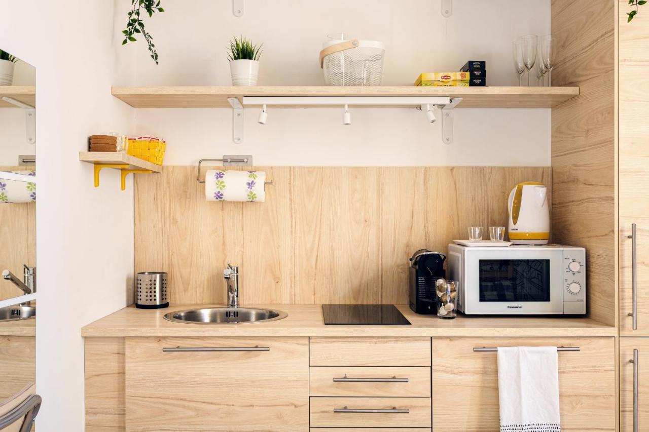 A Yellow Touch - Modern Studio In Isola Milano المظهر الخارجي الصورة